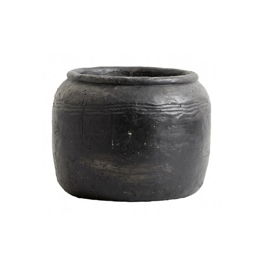Cache-pot en ciment noir