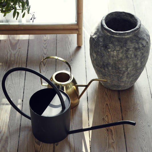Cache-pot en ciment rustique