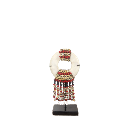 Terre ébène concept store ethnique chic de décoration et bijoux I Statue bouclier en perles